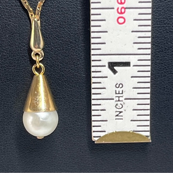 VTG 80's Teardrop Pearl Pendant Golden Necklace 17" - Picture 7 of 9
